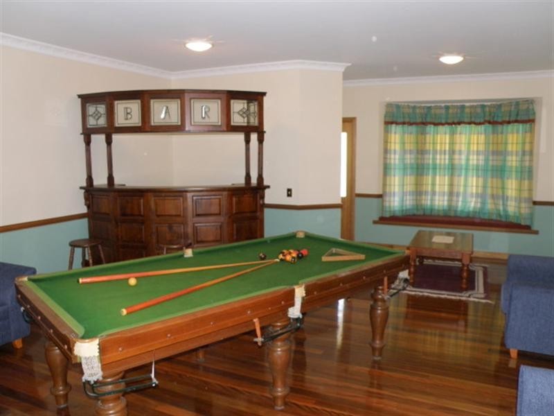 2 Old Ballow Street, Amity Point QLD 4183