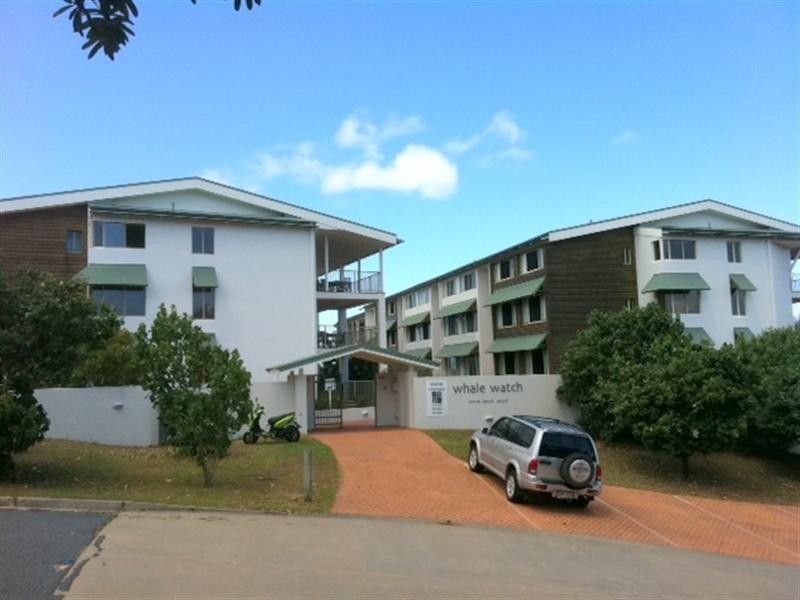 4/11 SAMARINDA Drive, Point Lookout QLD 4183