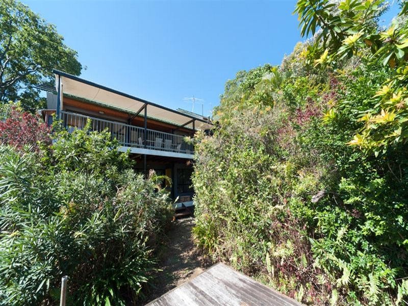 6 Billa Street, Point Lookout QLD 4183