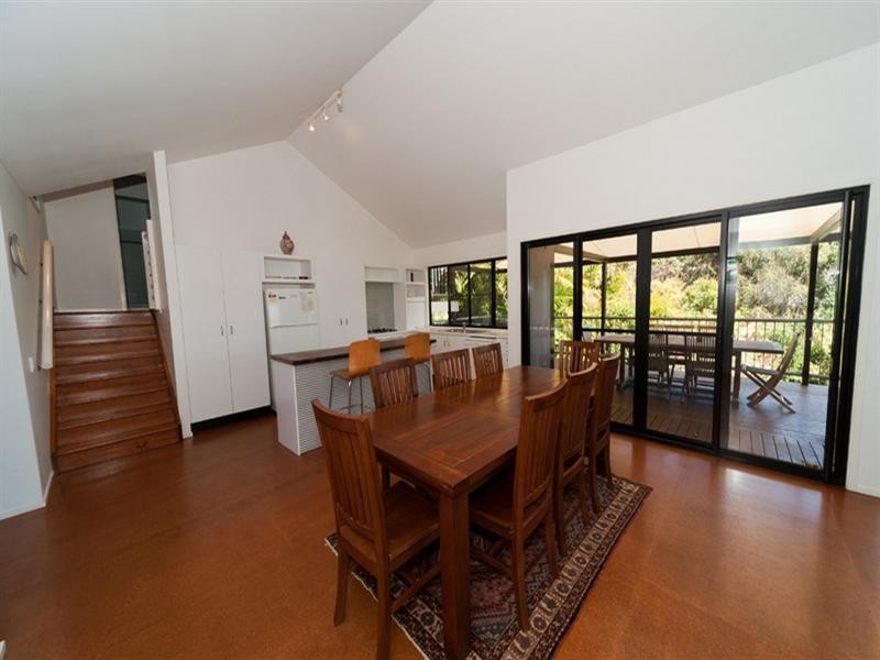 6 Billa Street, Point Lookout QLD 4183
