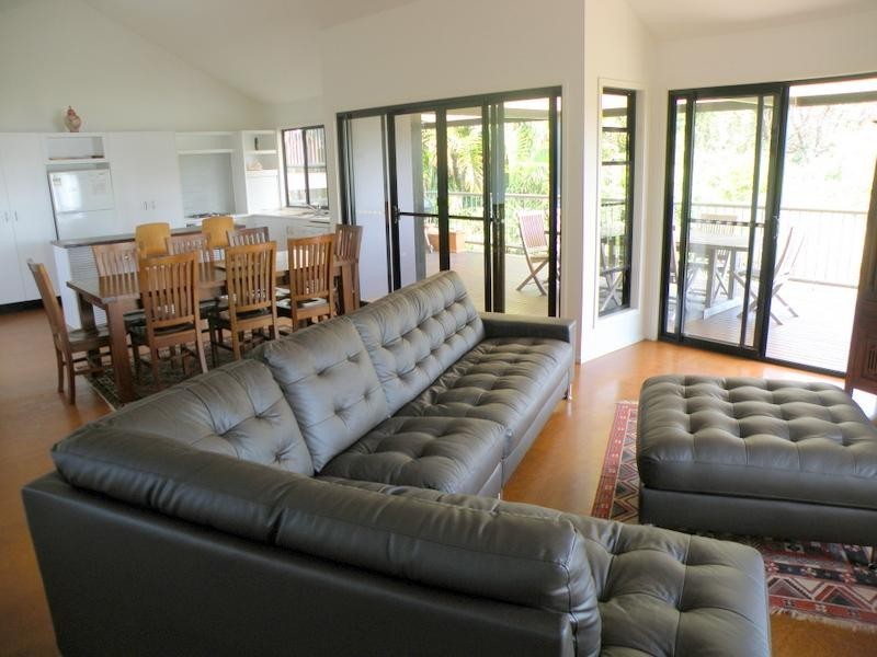 6 Billa Street, Point Lookout QLD 4183