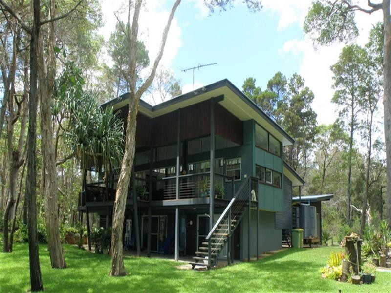 10 Old Ballow Street, Amity Point QLD 4183