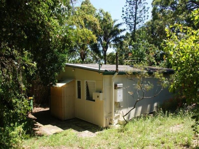 19 Yarrong Road, Point Lookout QLD 4183