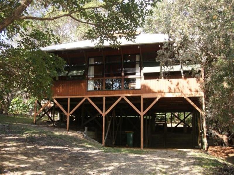 3 Bimba Street, Point Lookout QLD 4183