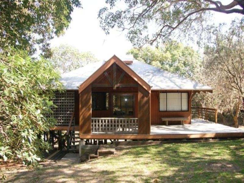 3 Bimba Street, Point Lookout QLD 4183