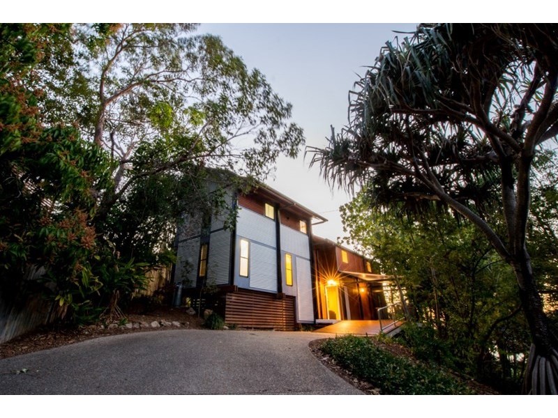 6 Billa Street, Point Lookout QLD 4183