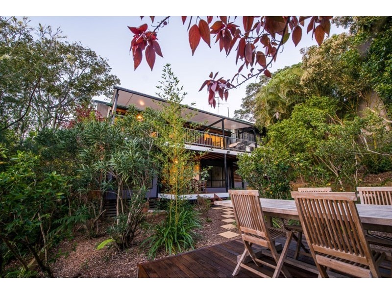 6 Billa Street, Point Lookout QLD 4183