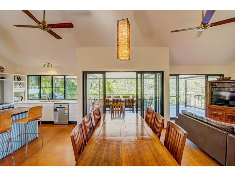 6 Billa Street, Point Lookout QLD 4183