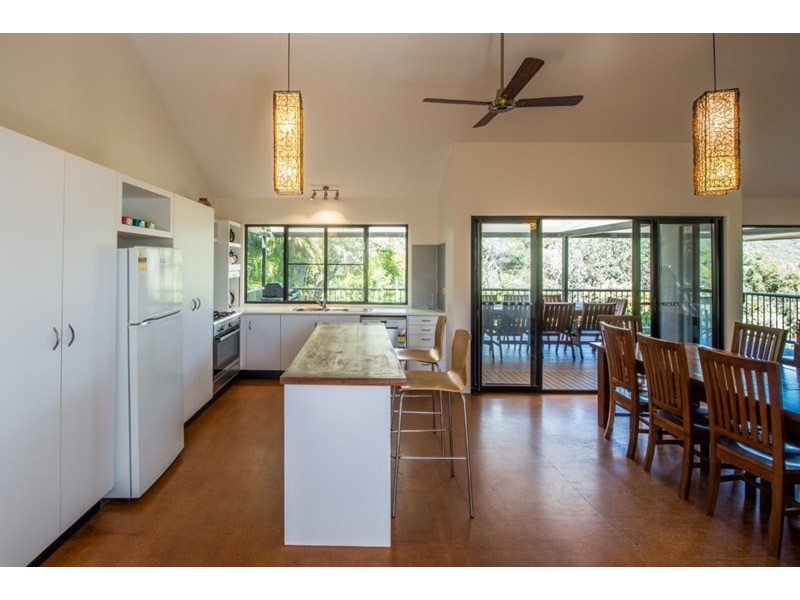 6 Billa Street, Point Lookout QLD 4183