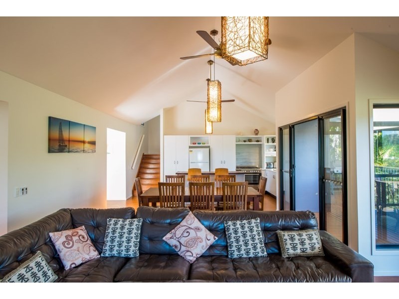 6 Billa Street, Point Lookout QLD 4183