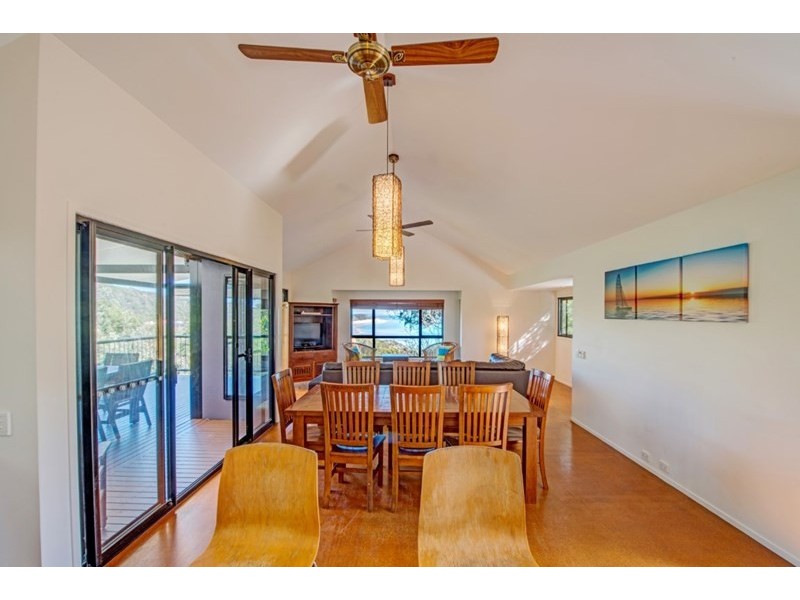 6 Billa Street, Point Lookout QLD 4183