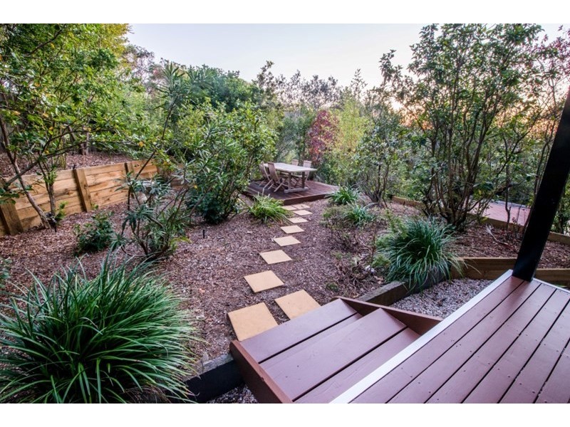 6 Billa Street, Point Lookout QLD 4183