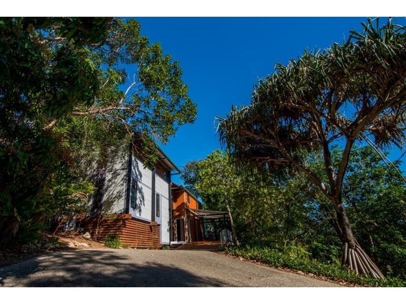 6 Billa Street, Point Lookout QLD 4183