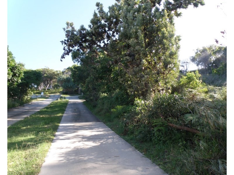 12 Cumming Parade, Point Lookout QLD 4183