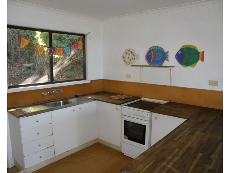 12 Cumming Parade, Point Lookout QLD 4183