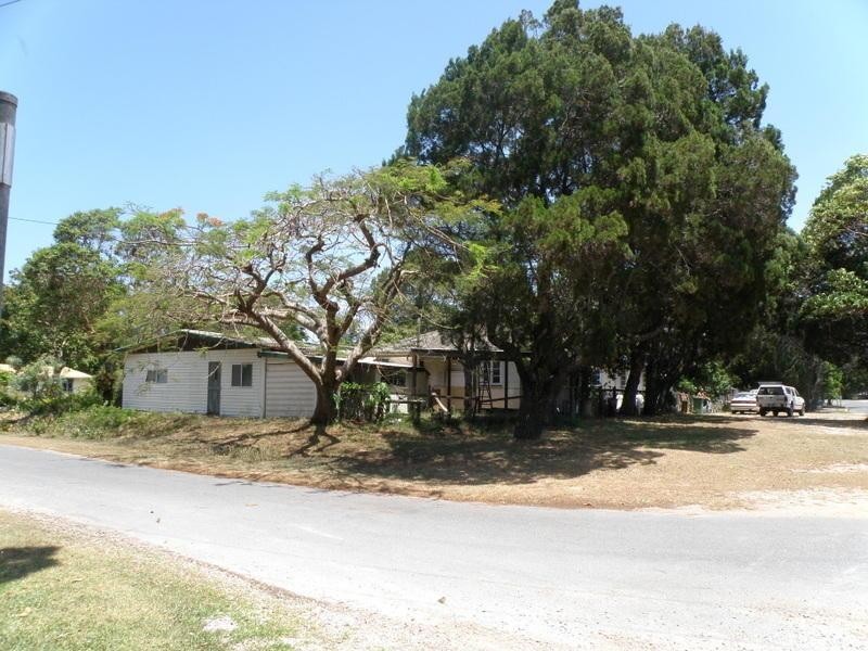 10 Ballow Street, Amity Point QLD 4183