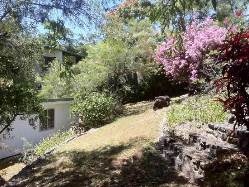 32 Booran Street, Point Lookout QLD 4183