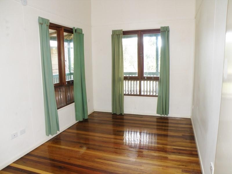 30 Booran Street, Point Lookout QLD 4183