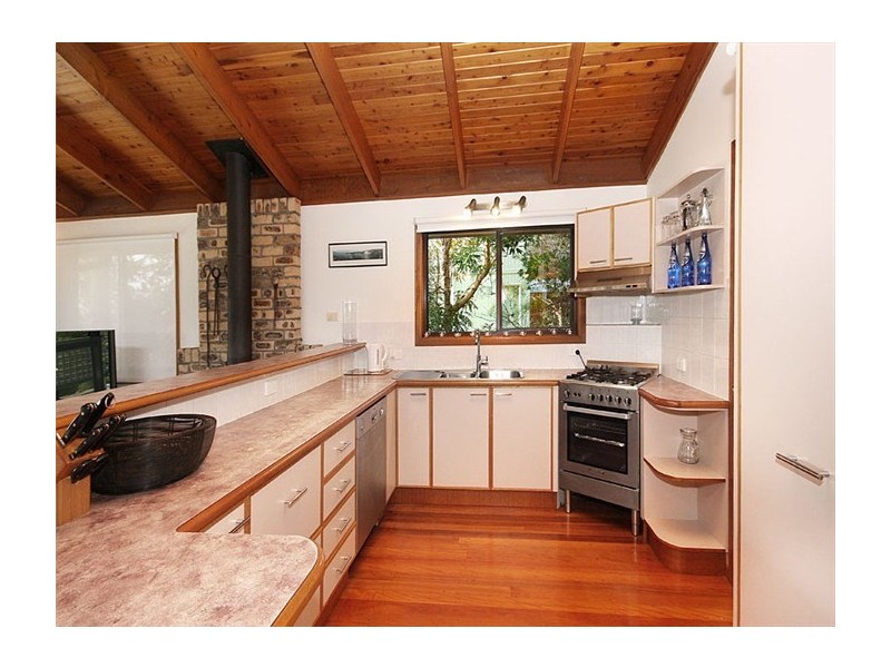 1A Pratt Court, Point Lookout QLD 4183