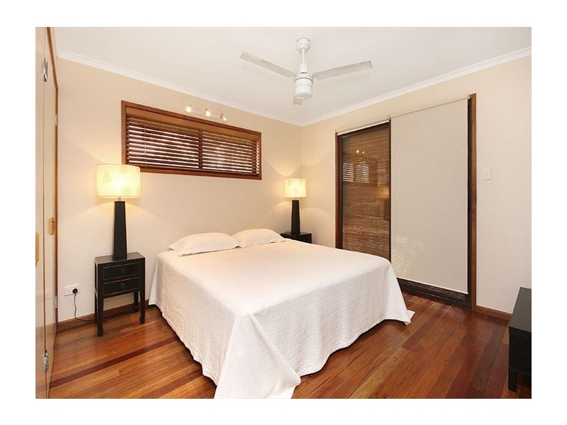 1A Pratt Court, Point Lookout QLD 4183