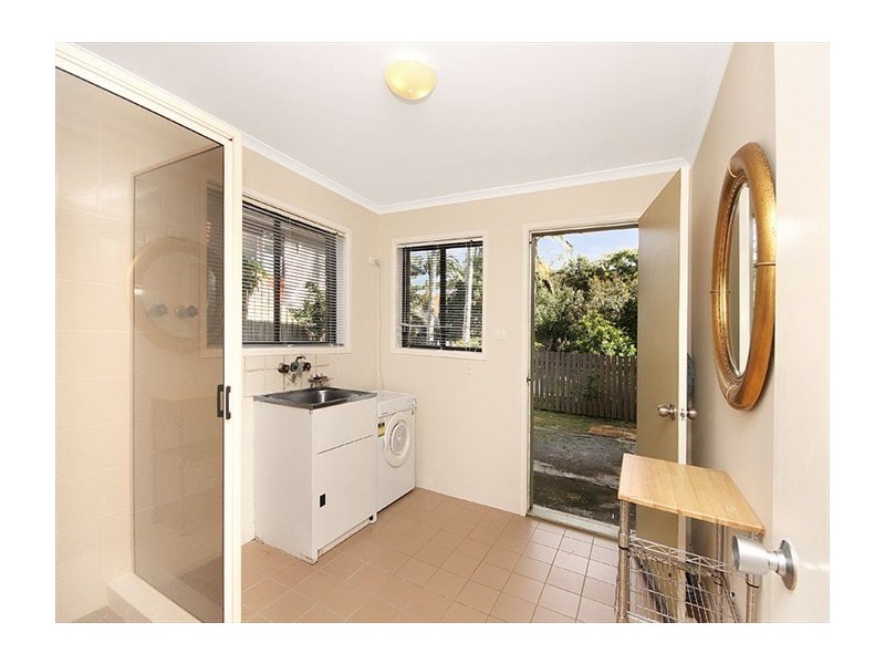 1A Pratt Court, Point Lookout QLD 4183