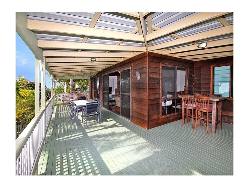 1A Pratt Court, Point Lookout QLD 4183