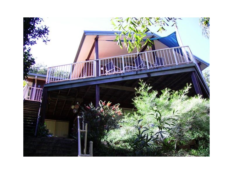 38 Samarinda Way, Point Lookout QLD 4183