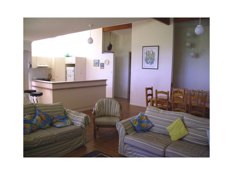 38 Samarinda Way, Point Lookout QLD 4183