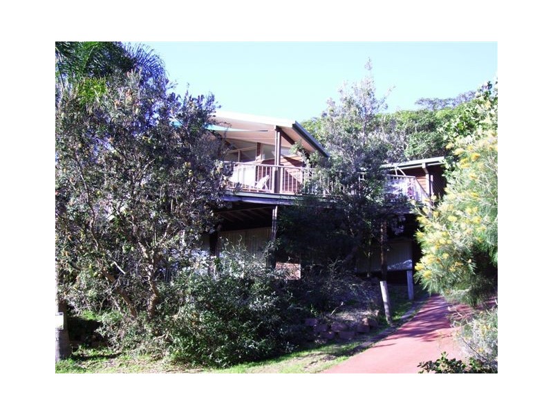 38 Samarinda Way, Point Lookout QLD 4183