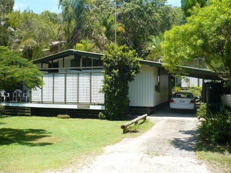 105 Dickson Way, Point Lookout QLD 4183