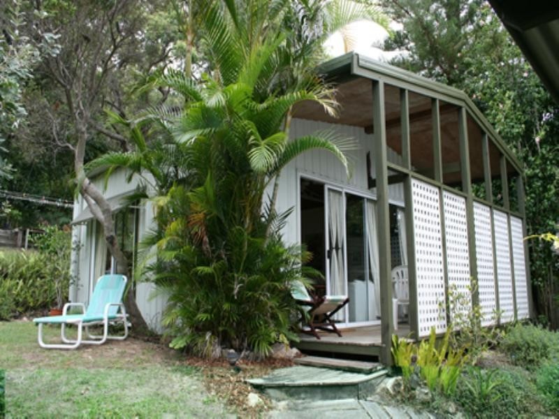 105 Dickson Way, Point Lookout QLD 4183