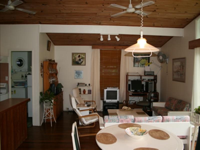 105 Dickson Way, Point Lookout QLD 4183