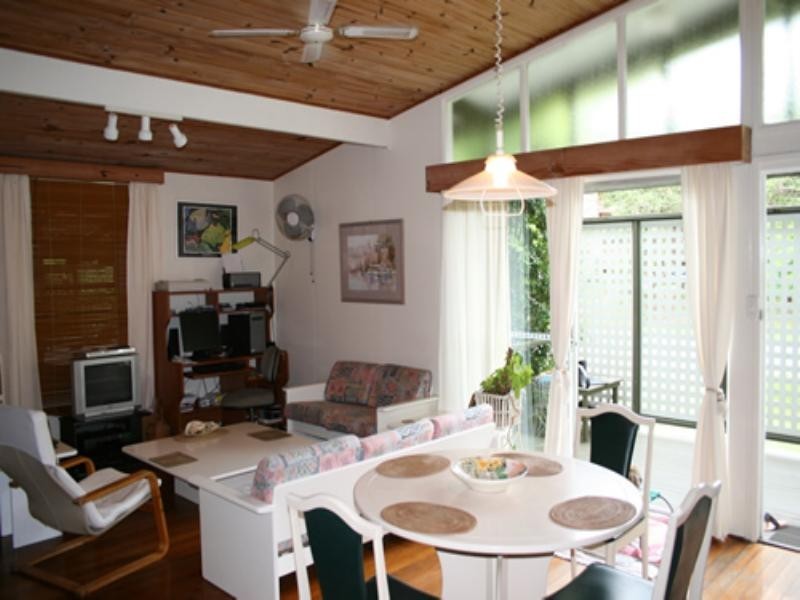 105 Dickson Way, Point Lookout QLD 4183