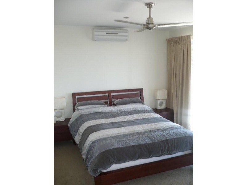 16 Cumming Parade, Point Lookout QLD 4183