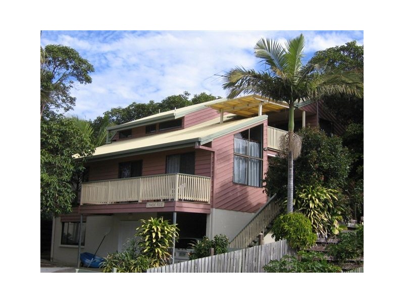 4 Bigoon Road, Point Lookout QLD 4183