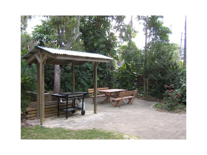 4 Bigoon Road, Point Lookout QLD 4183