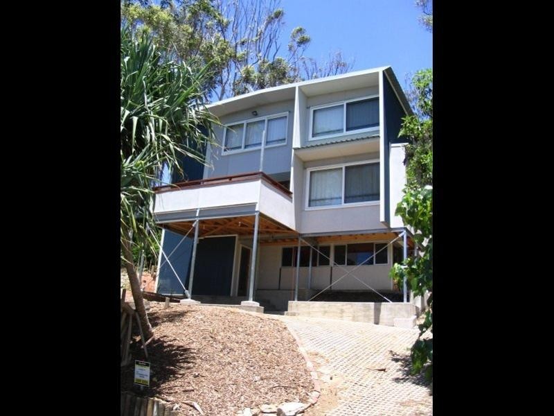 3 Yarrong Road, Point Lookout QLD 4183