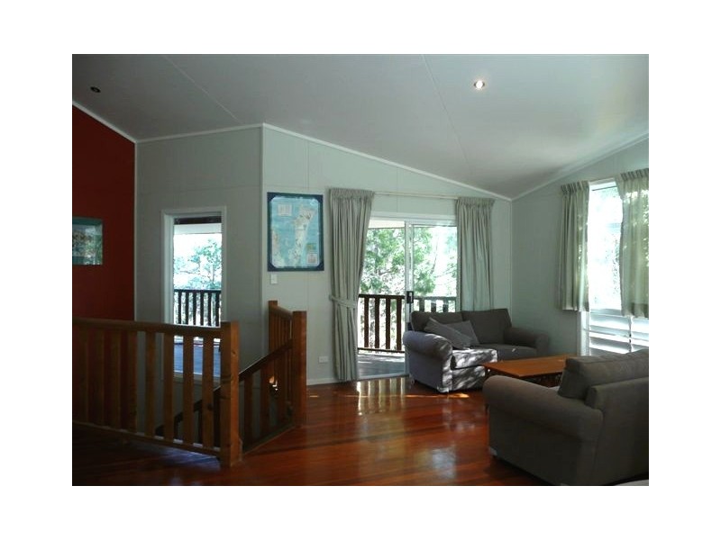 1 Bimba Street, Point Lookout QLD 4183