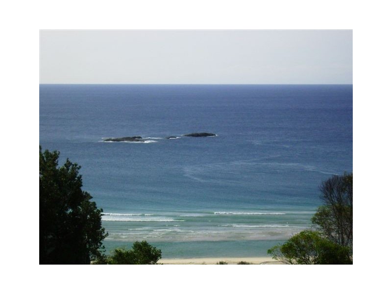 4 Pratt Court, Point Lookout QLD 4183