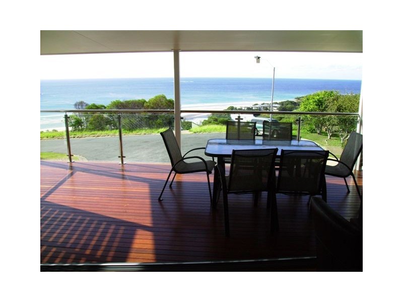 4 Pratt Court, Point Lookout QLD 4183