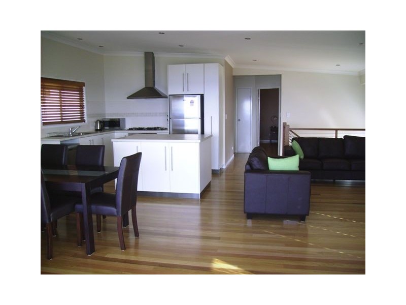 4 Pratt Court, Point Lookout QLD 4183