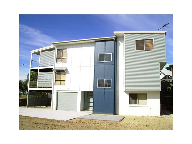 4 Pratt Court, Point Lookout QLD 4183