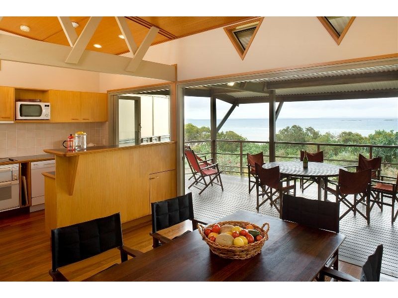 122 Mooloomba Road, Point Lookout QLD 4183