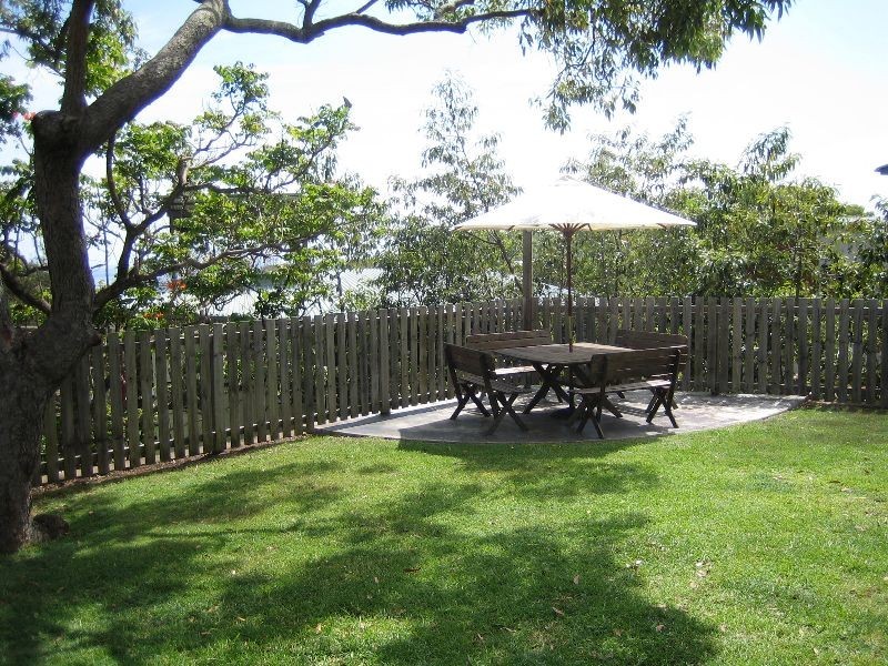 3 Karboora Drive, Point Lookout QLD 4183