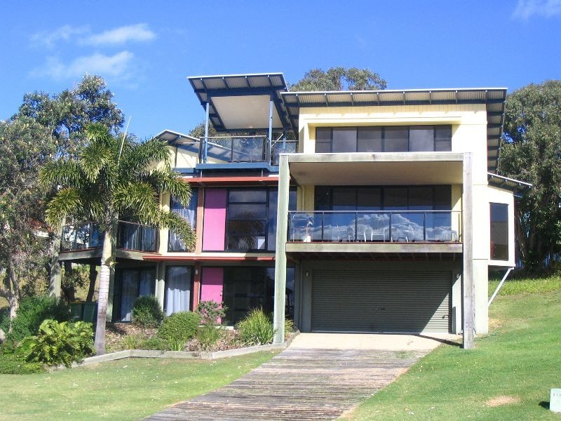 6 Roseby Court, Point Lookout QLD 4183