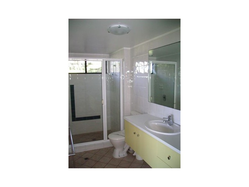 6 Roseby Court, Point Lookout QLD 4183