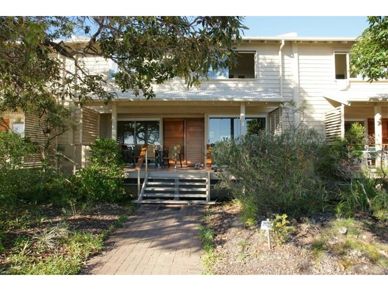 4 Timbin Road, Point Lookout QLD 4183