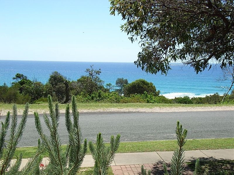 4 Timbin Road, Point Lookout QLD 4183