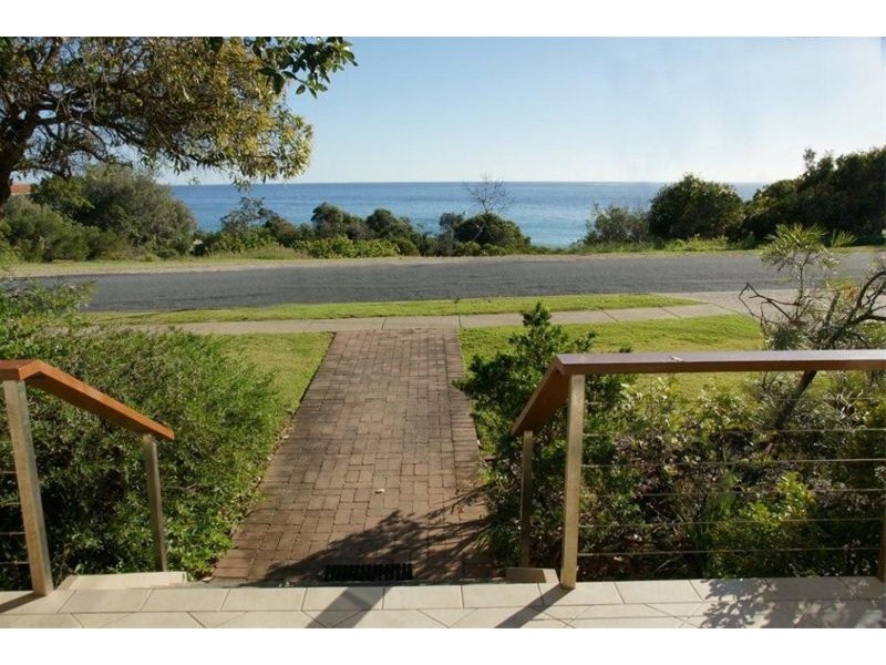4 Timbin Road, Point Lookout QLD 4183