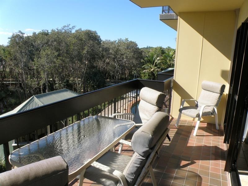 112 Dickson Way, Point Lookout QLD 4183